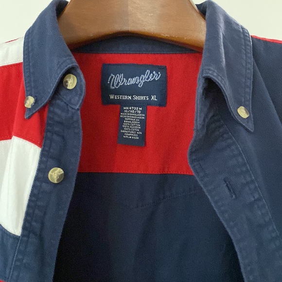 Wrangler Western Shirt. Red, White and Blue. Size XL - Picture 6 of 9